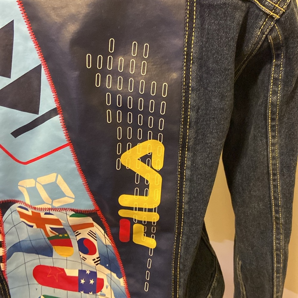 Fila Jean Jacket w/Colorful Back Zip & Button Front 2 Pockets Pristine LG - Picture 9 of 16
